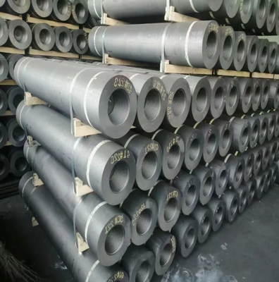 China Ultra High Power 700mm Graphite Electrode for Eaf Furnace Steel Smelting supplier