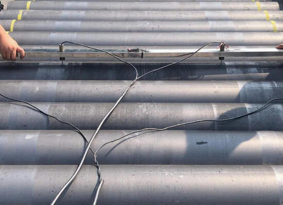 2.8 g/cm3 SIC Silicon Carbide Graphite Electrode 200-700mm For EAF Arc Furnace